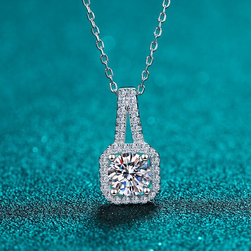 #135 0.5-2Carat Moissanite Halo Necklace  S925 Sterling Silver