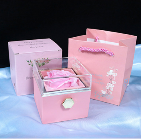 C99 Qualified Jewelry Case as Gift Box